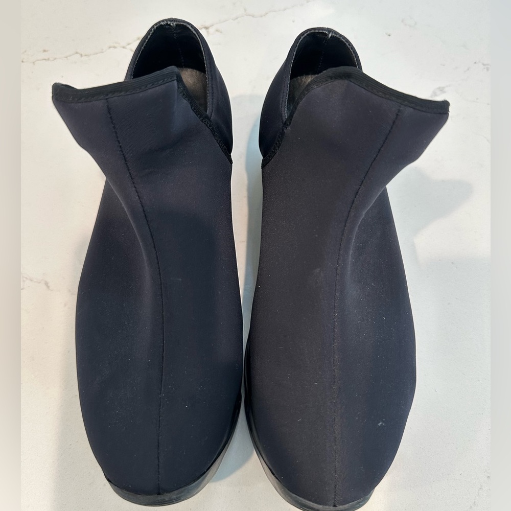 IRI NYC neoprene speaker wavy platform .  Size 38.